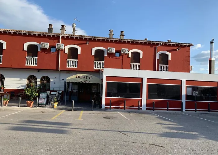 -Restaurante La LomaHostal